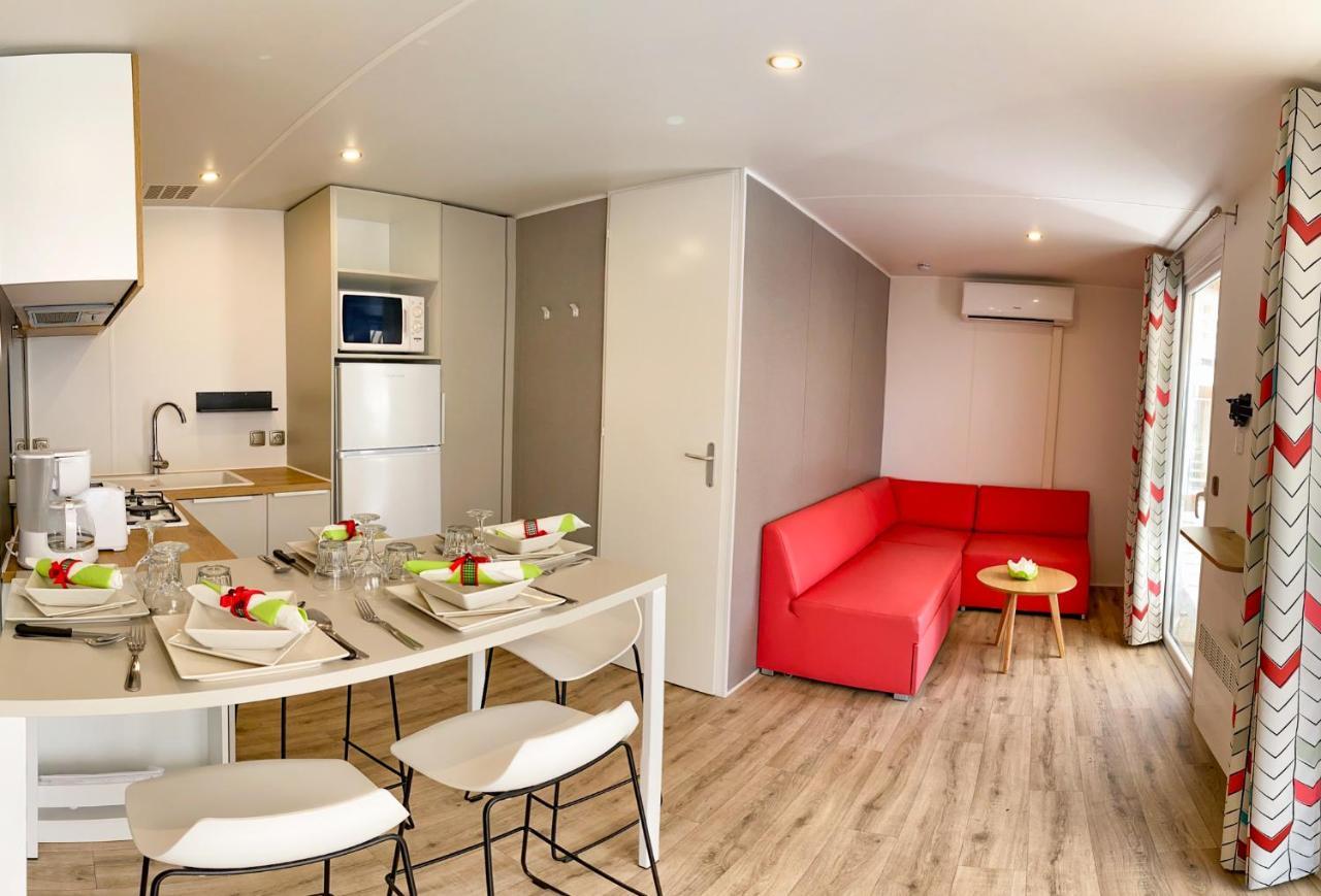 Camping Pleine Mer Hotel Vias Bagian luar foto