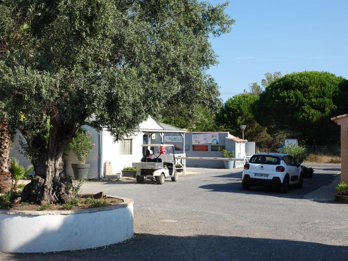 Camping Pleine Mer Hotel Vias Bagian luar foto