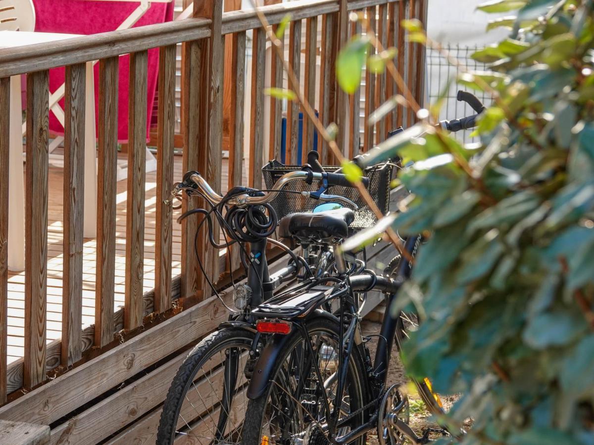Camping Pleine Mer Hotel Vias Bagian luar foto